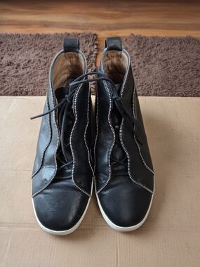 FRYE AND CO. Black Leather High-Top Sneakers with White Soles